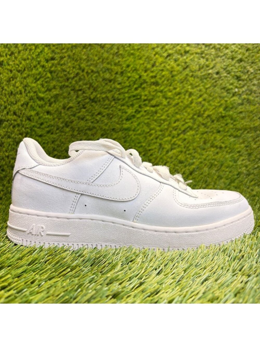 Nike Air Force 1 Low Boys Size 5.5Y White Athletic Lifestyle Shoes Sneakers